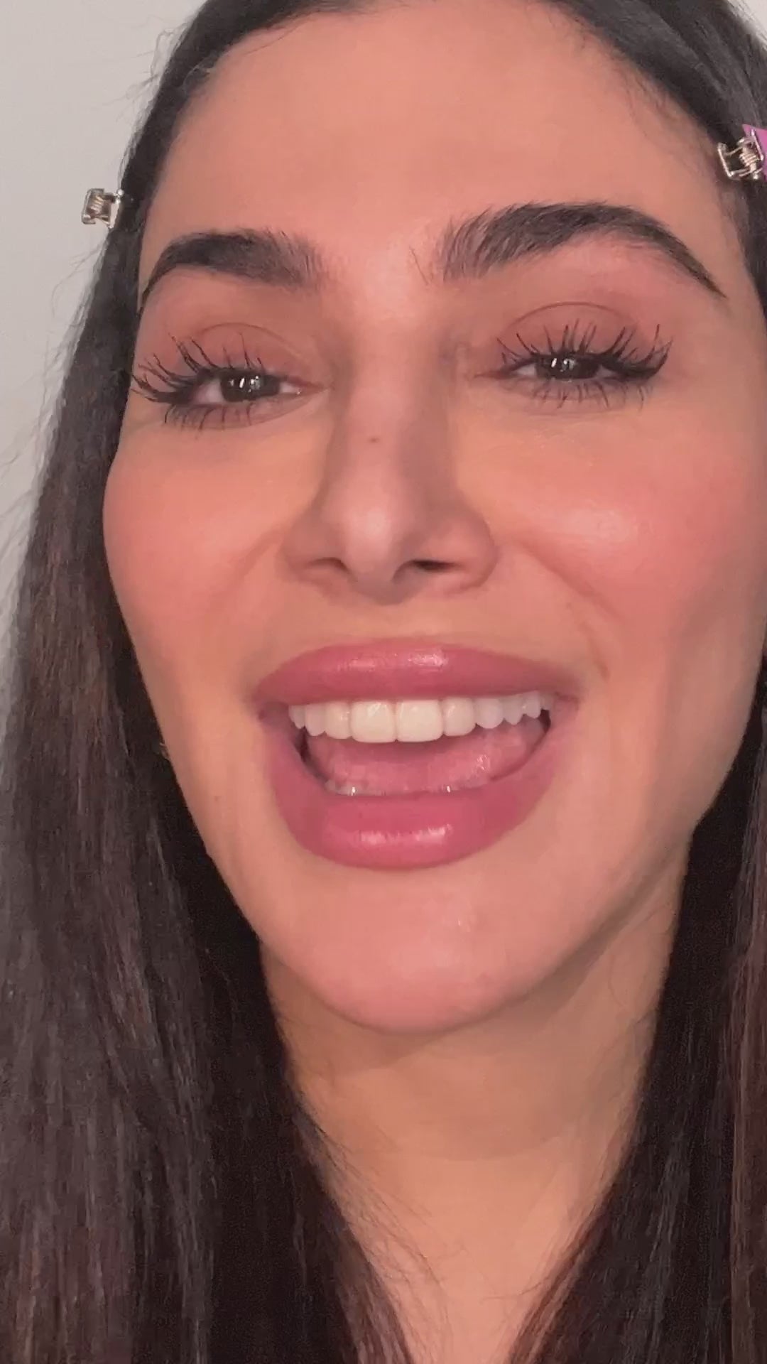 HUDA BEAUTY 1 COAT WOW! Extra Volumizing and Lifting Mascara - Image 3